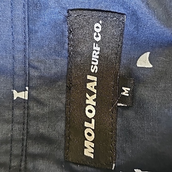 Molokai surf Co. Men's medium blue button-down collar shirt with white sharks 🦈 - Picture 5 of 7